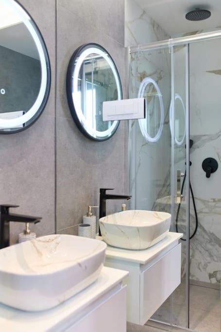 New & Stunning Views In Luxury 5* Divona Apartment ドゥブロブニク エクステリア 写真